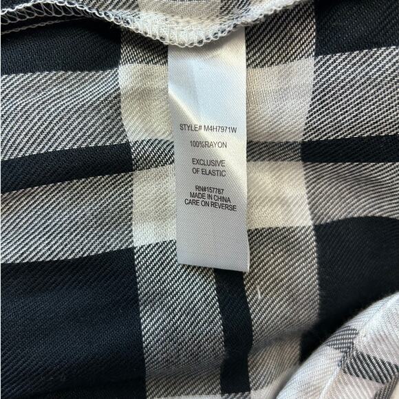 Inner Circle Women’s Long Sleeve Smock Bodice Blouse, Black Plaid, size XL - Picture 7 of 10